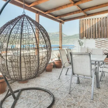 Апартаменты Alpha & Omega *