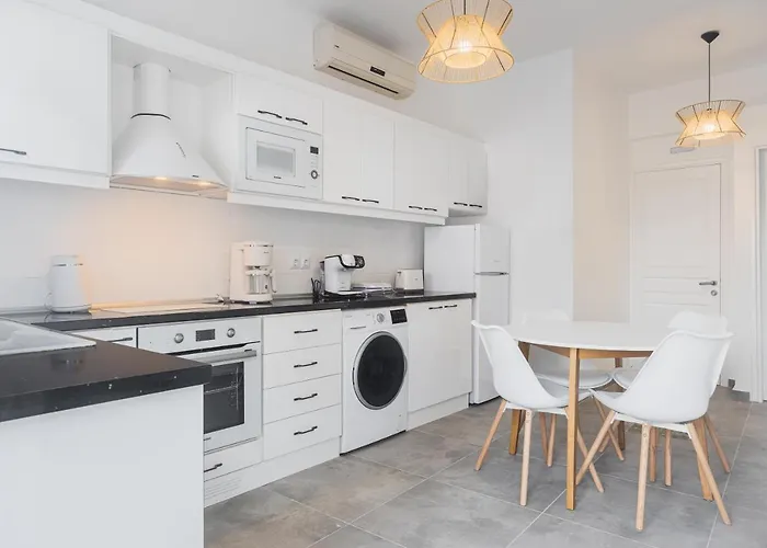 Alpha & Omega Karpathos Town (Pigadia)